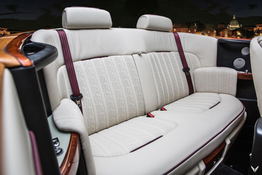 Интерьер Rolls-Royce Phantom Drophead Coupe by Vilner 2018 года  (фото 9 из 16)